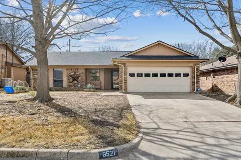 8521 Whitney Dr, White Settlement, TX 76108