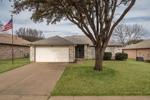 844 Atchison Dr, Saginaw, TX 76131