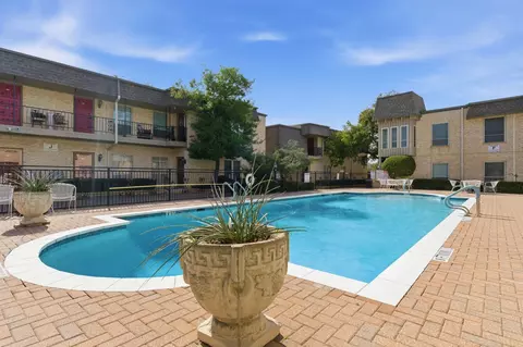 4320 Bellaire Dr S #126W, Fort Worth, TX 76109