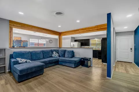810 Arthur Dr, Arlington, TX 76013