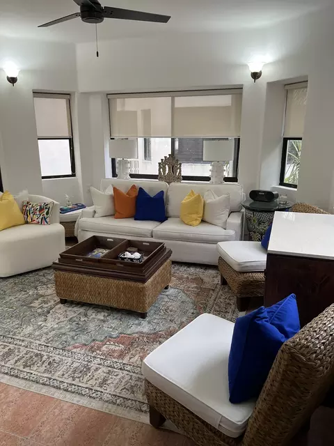 9 Royal, Palms, TX 77710