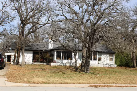 5725 Jacqueline Rd, Fort Worth, TX 76112