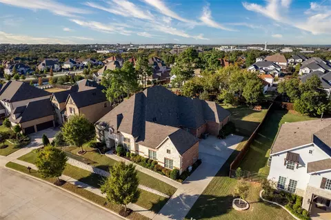 904 Charleston Dr, Southlake, TX 76092