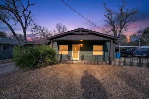 208 Harbor Dr, Gun Barrel City, TX 75156