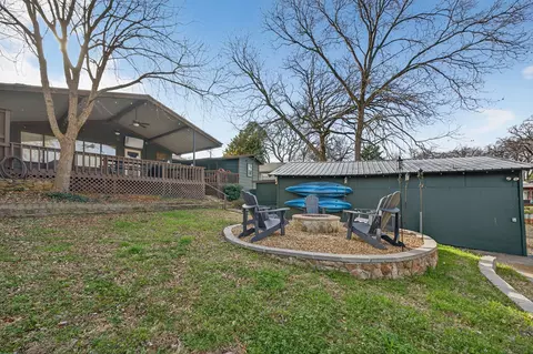 208 Harbor Dr, Gun Barrel City, TX 75156