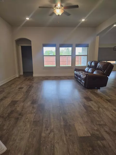 Living - 126 Creekside Dr, Sanger, TX 76266 photo 2 of 2