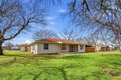 404 S 4th St, Crandall, TX 75114