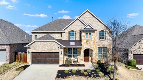 309 Green Valley Dr, Mckinney, TX 75071