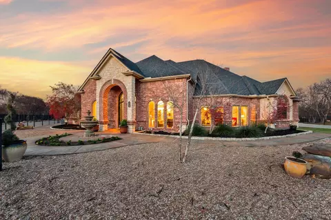 1305 Garza Ln, Little Elm, TX 75068
