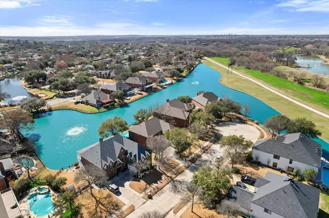 3004 Waterway Ct, Arlington, TX 76012