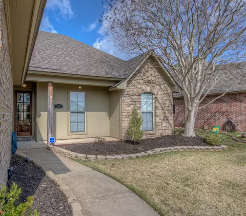 307 Briars Ct, Bossier City, LA 71111