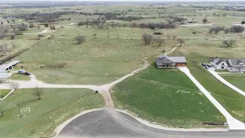 170 Quail Run Ct, Decatur, TX 76234