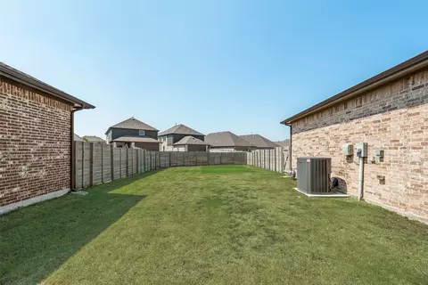 912 Lamp Post Ln, Argyle, TX 76226 photo 28
