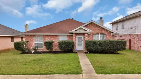 2840 Saint Johns Ave, Lancaster, TX 75146