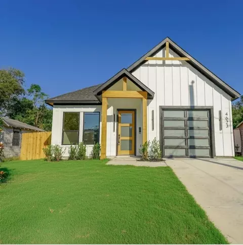 7953 Hull St, Dallas, TX 75216