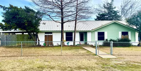 1116 Navarro, Mart, TX 76664