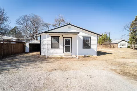 618 Oak St, Clyde, TX 79510