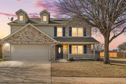 609 Fox Hunt Trl, Fort Worth, TX 76179