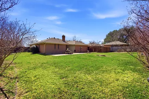 Exterior - 2401 E Windsor Dr, Denton, TX 76209 photo 5 of 5