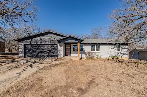 2007 Edgewood Dr, Bridgeport, TX 76426