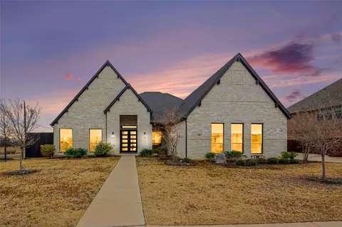 401 Ambergate Dr, Shady Shores, TX 76208