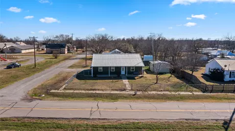View/Area - 702 Main St, Windom, TX 75492 photo 1 of 6
