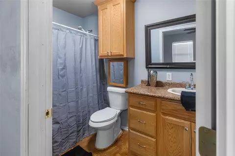 Bath - 702 Main St, Windom, TX 75492 photo 2 of 2