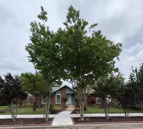 1918 Lamont Dr, Garland, TX 75040