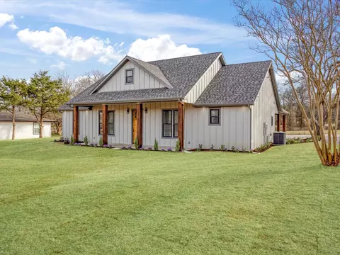 510 W Bells Blvd, Bells, TX 75414