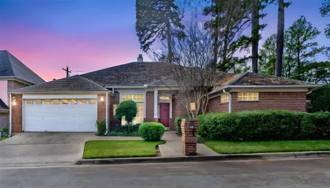 300 Tealwood Dr, Longview, TX 75605