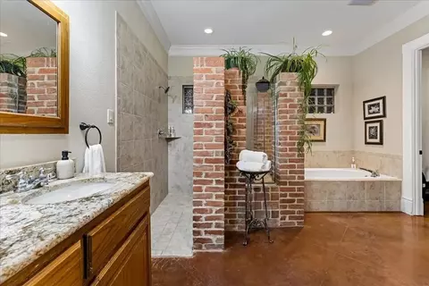 Bath - 1179 E Fm 813, Palmer, TX 75152 photo 1 of 1