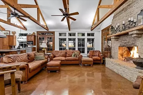 Living - 1179 E Fm 813, Palmer, TX 75152 photo 4 of 4