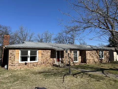 718 Turner St, Cleburne, TX 76033