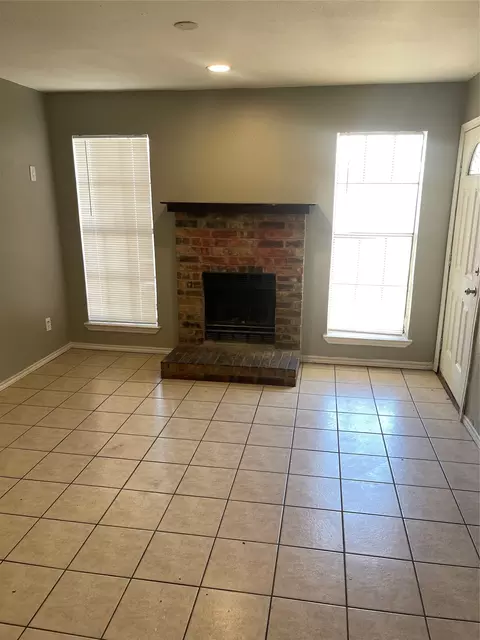9520 Royal Ln, Dallas, TX 75243