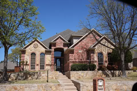 7921 Shady Oaks Dr, North Richland Hills, TX 76182