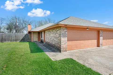 6630 Parkview Ln, North Richland Hills, TX 76182