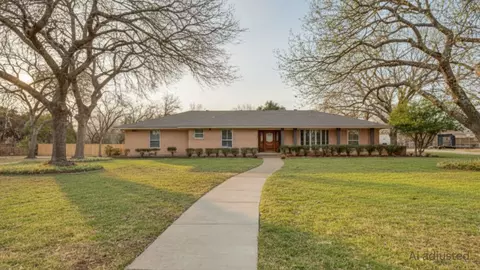 113 Overhill Dr, Waxahachie, TX 75165