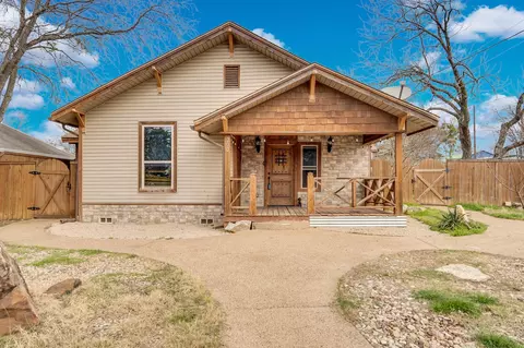 200 W Davis Ave, Alvarado, TX 76009