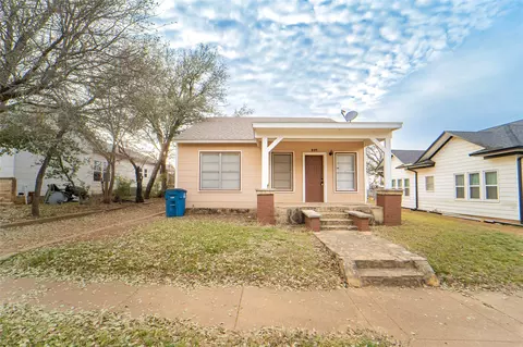 207 S Flint St, Breckenridge, TX 76424