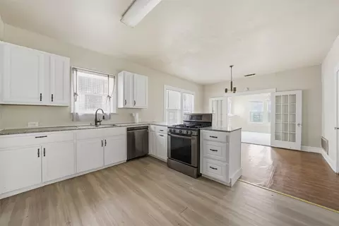 Kitchen - 2012 N 5th St, Waco, TX 76708 photo 2 of 2