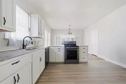 Entry Way - 2012 N 5th St, Waco, TX 76708 photo 1 of 1