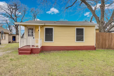 220 N Commerce St, Burleson, TX 76028