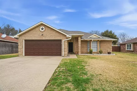 4946 Briar Oaks Ln, Grand Prairie, TX 75052