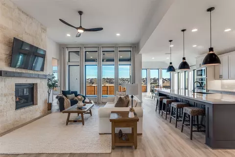 10440 Gray Hills Dr, Fort Worth, TX 76126