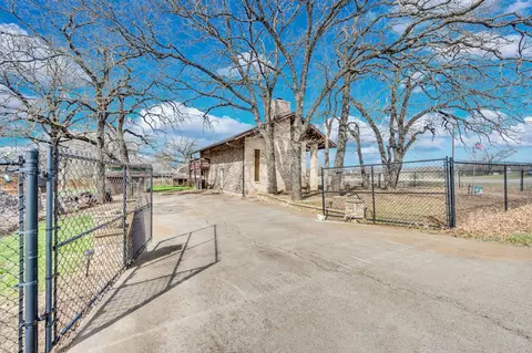 1185 Lakewood Cir, Alvarado, TX 76009
