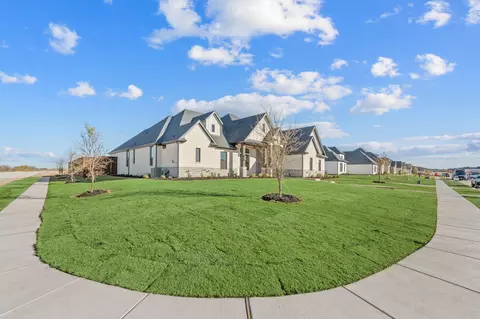 Exterior - 404 Broadmoor Dr, Haslet, TX 76052 photo 3 of 6