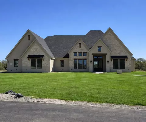 1017 Old Oaks Ct, Weatherford, TX 76087