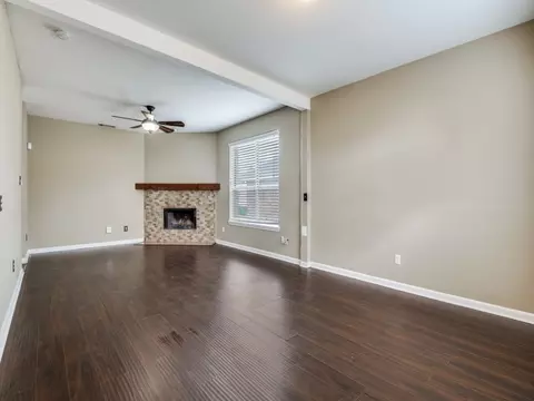 Living - 314 Stringer Dr, Cedar Hill, TX 75104 photo 5 of 5