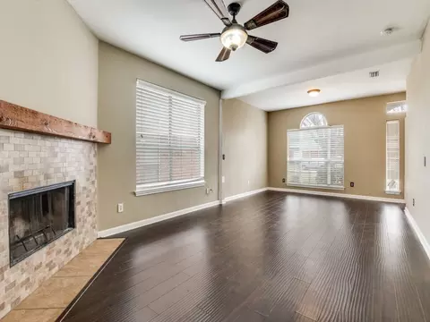 Living - 314 Stringer Dr, Cedar Hill, TX 75104 photo 3 of 5