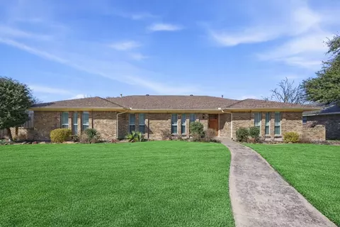 2305 Claridge Cir, Plano, TX 75075